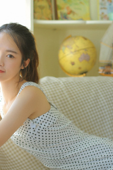 年轻漂亮女教师5韩国
